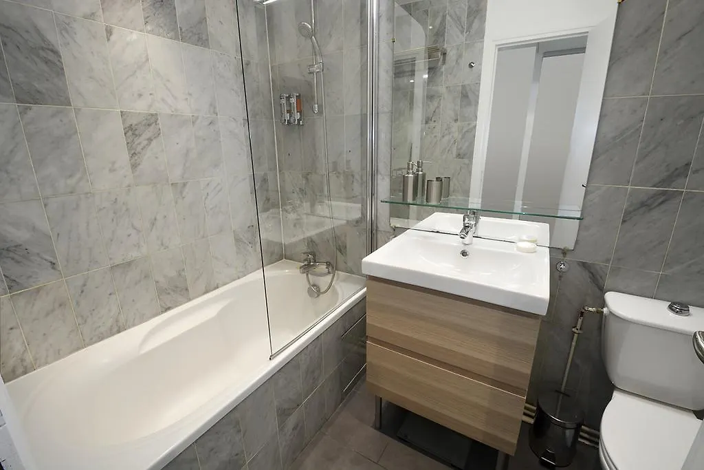 Holidaysinparis - Bourg Tibourg Francie